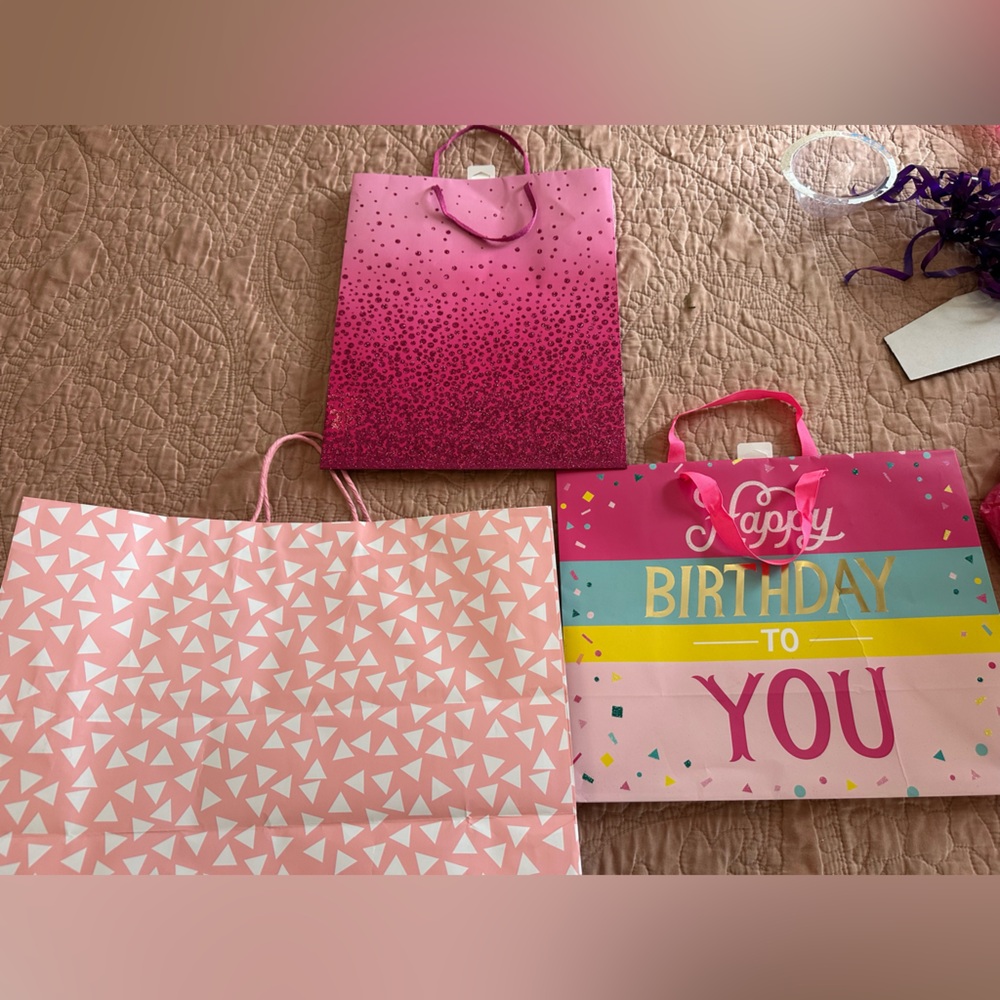 Gift Bags Set - Picture 5 of 5